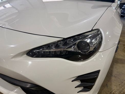 Used 2017 Toyota 86 860 Special Edition RWD image 9