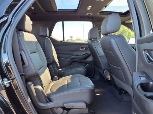 Used 2023 Chevrolet Traverse RS w/ LPO, Cargo Package AWD/4WD image 32