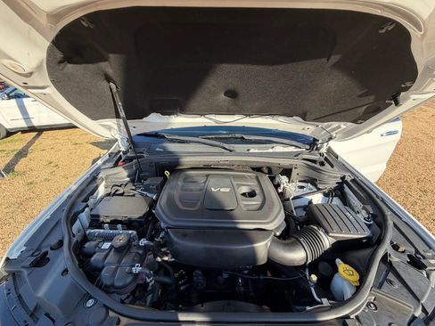 Used 2017 Jeep Grand Cherokee Limited w/ Luxury Group II image 19