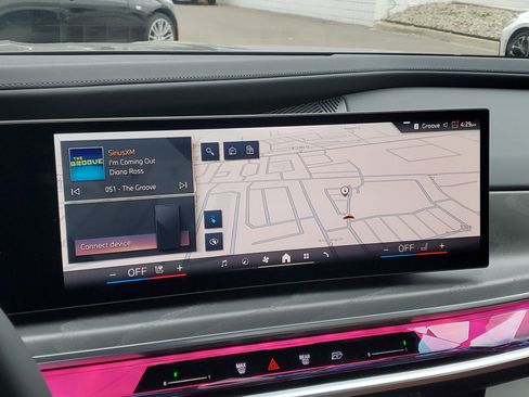 New 2025 BMW i7 eDrive50 w/ Premium Package image 16