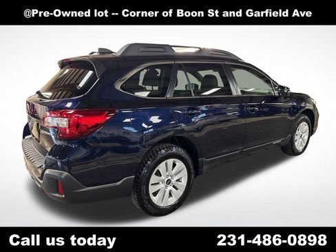 Used 2018 Subaru Outback 2.5i Premium AWD/4WD image 5