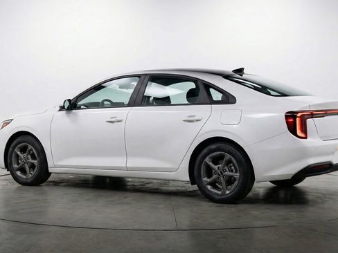 Used 2025 Kia K4 LXS image 6