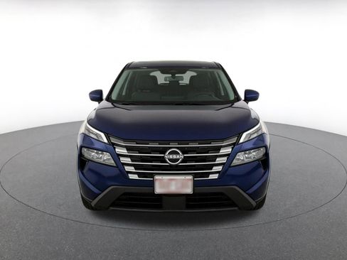 Used 2025 Nissan Rogue SV AWD/4WD image 2