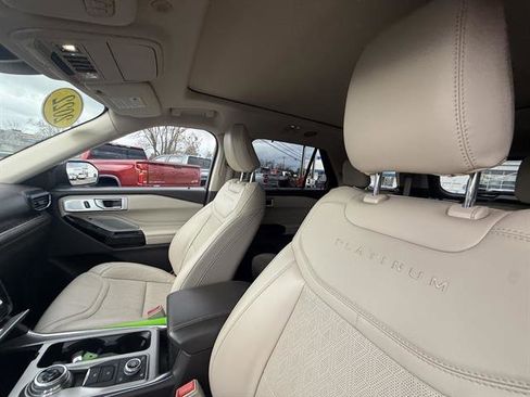 Used 2022 Ford Explorer Platinum w/ Equipment Group 601A image 30