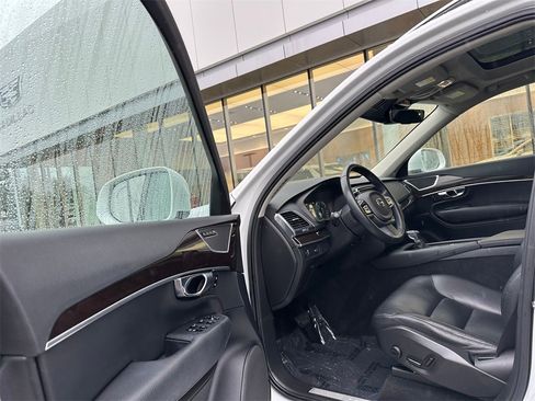Used 2019 Volvo XC90 T6 Momentum w/ Protection Package Premier image 21