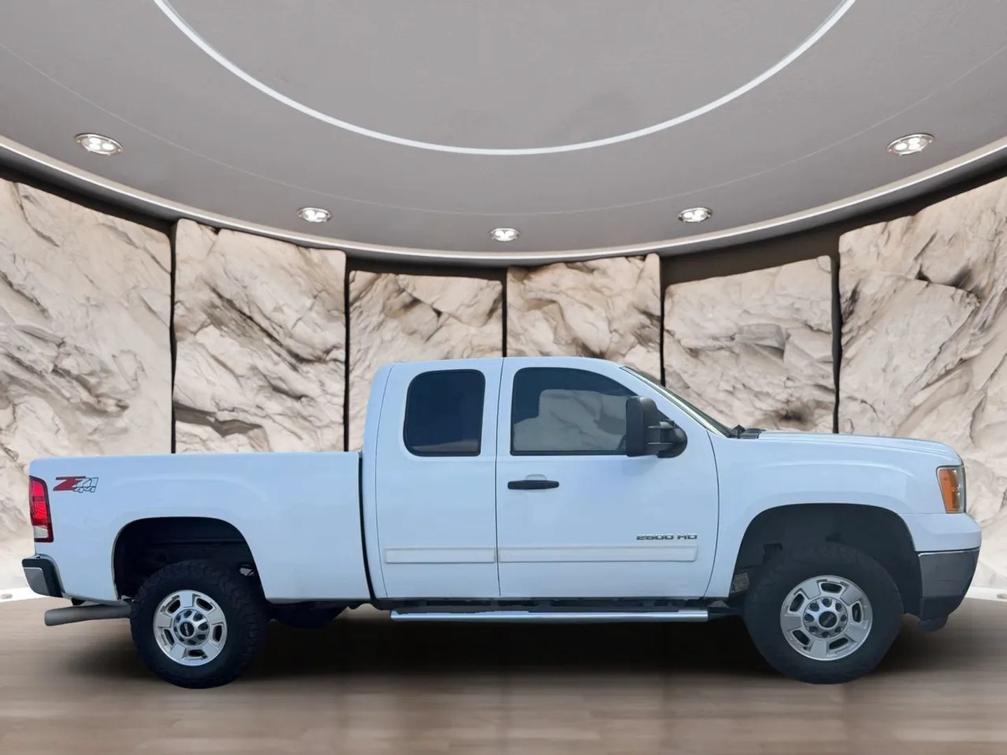 Used 2011 GMC Sierra 2500 SLE w/ SLE Preferred Package AWD/4WD image 4