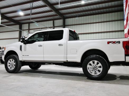 Used 2018 Ford F250 Platinum w/ Platinum Ultimate Package image 7