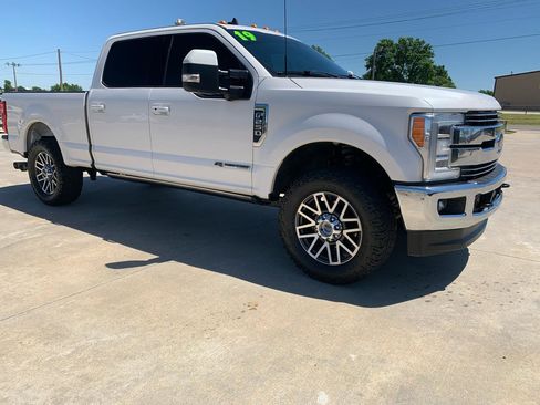Used 2019 Ford F250 Lariat w/ Lariat Ultimate Package AWD/4WD image 1