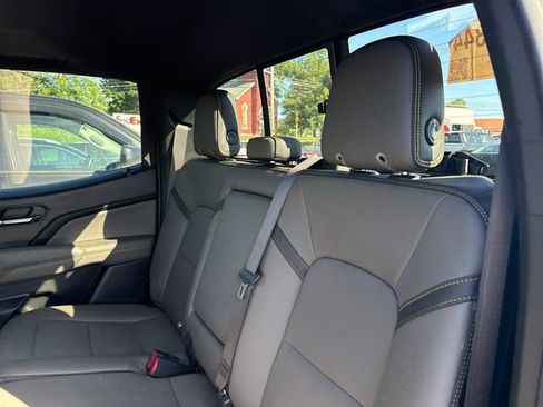 Used 2023 Chevrolet Colorado ZR2 w/ ZR2 Convenience Package III AWD/4WD image 10