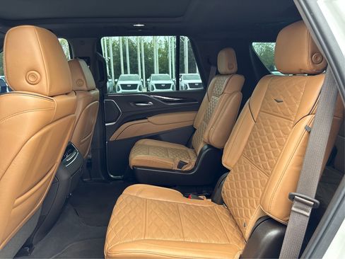 Used 2021 Cadillac Escalade Sport w/ Driver Assist Tech Package image 10