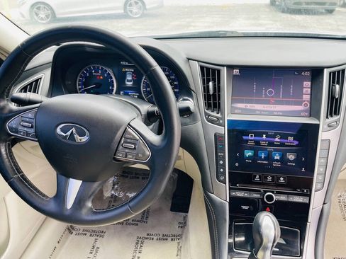 Used 2017 INFINITI Q50 Signature Edition w/ All Weather Package (L93) RWD image 26
