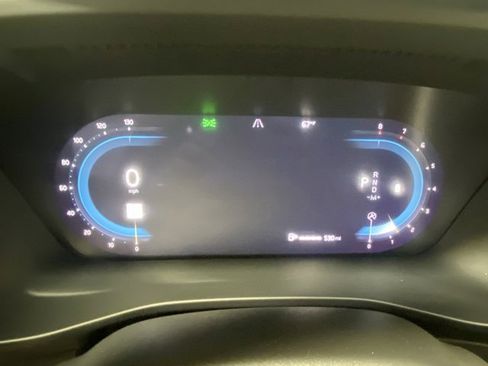 Used 2025 Volvo XC40 B5 Core image 16