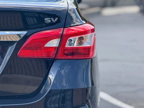 Used 2019 Nissan Sentra SV image 7