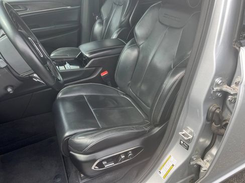 Used 2021 Jeep Grand Cherokee L Overland w/ Luxury Tech Group IV AWD/4WD image 34