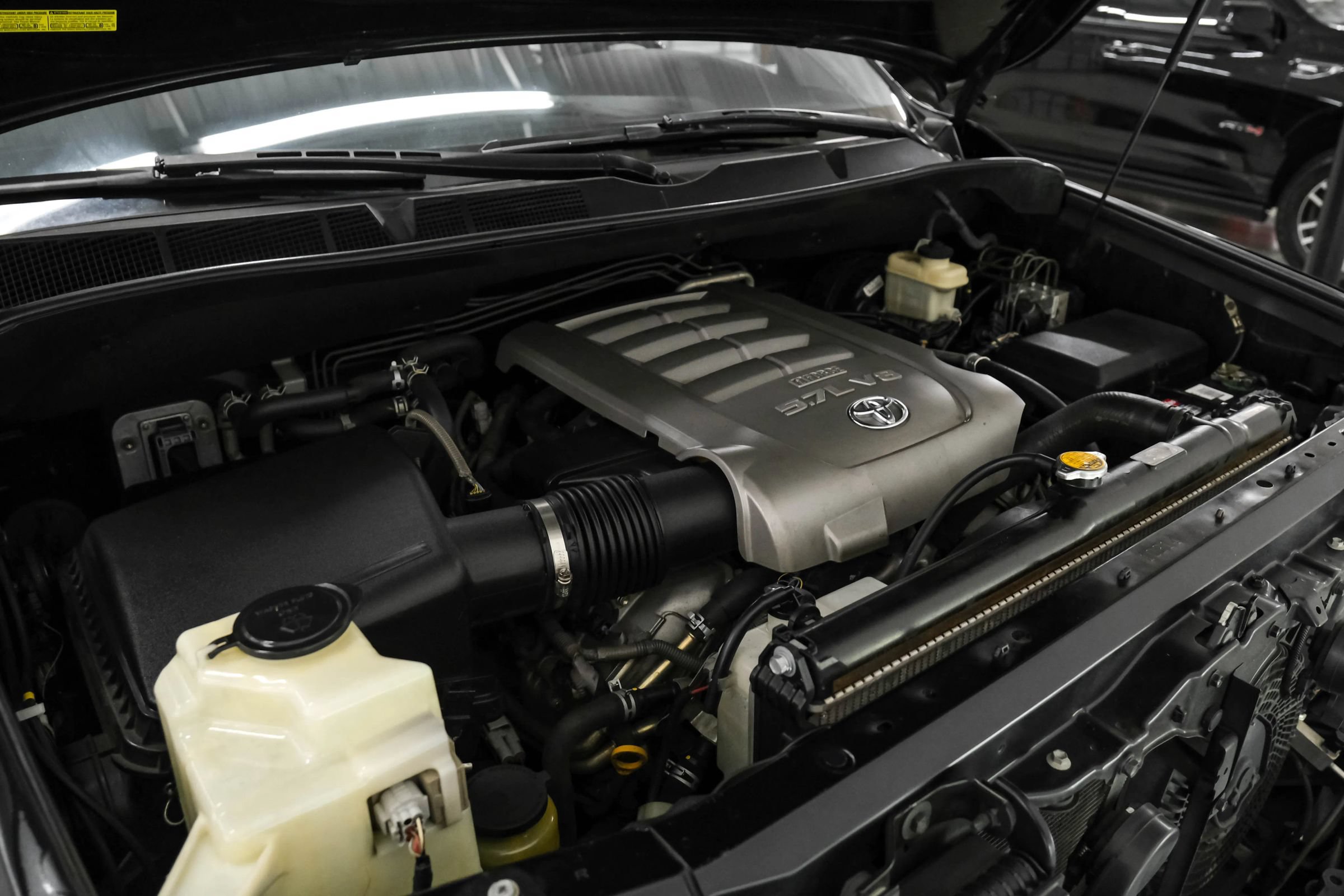 Used 2010 Toyota Sequoia Platinum AWD/4WD image 36