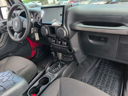 Used 2017 Jeep Wrangler Unlimited Sport AWD/4WD image 25