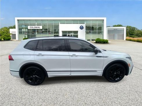 Certified 2023 Volkswagen Tiguan SE R-Line AWD/4WD image 6