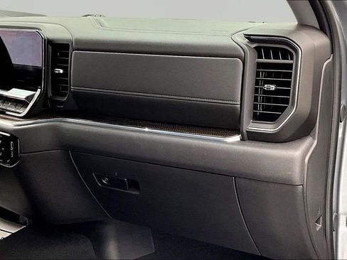 Used 2024 Chevrolet Silverado 1500 LT AWD/4WD image 17