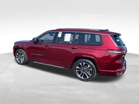 Used 2022 Jeep Grand Cherokee L Overland w/ Advanced Protech Group III AWD/4WD image 3