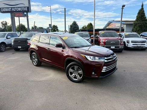 Used 2019 Toyota Highlander Limited Platinum AWD/4WD image 2