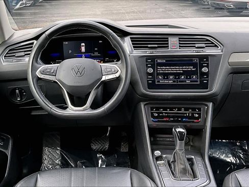 Used 2022 Volkswagen Tiguan SE image 5
