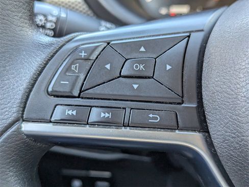 Used 2023 Nissan Kicks SV image 17