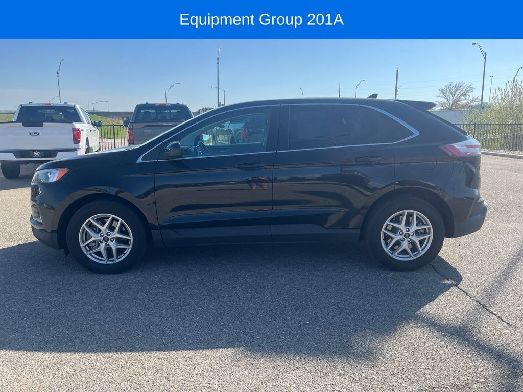 Used 2023 Ford Edge SEL AWD/4WD image 3