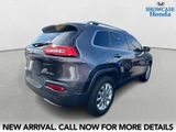 Used 2017 Jeep Cherokee Limited image 5