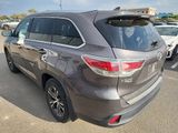 Used 2016 Toyota Highlander XLE image 3