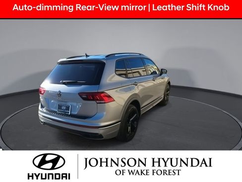 Used 2023 Volkswagen Tiguan SE R-Line image 9