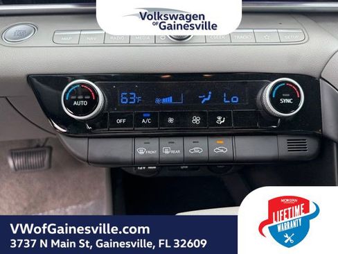 Used 2024 Hyundai Elantra SEL FWD image 23