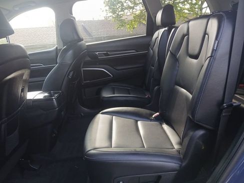 Used 2025 Kia Telluride S AWD/4WD image 26