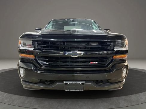 Used 2018 Chevrolet Silverado 1500 LT w/ Midnight Edition AWD/4WD image 3