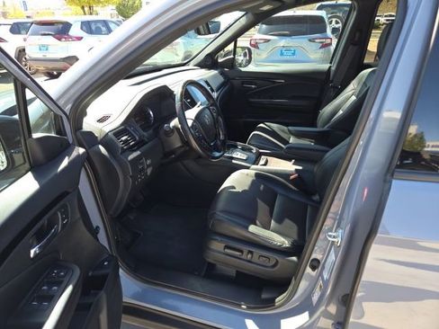 Certified 2022 Honda Ridgeline Black Edition image 17