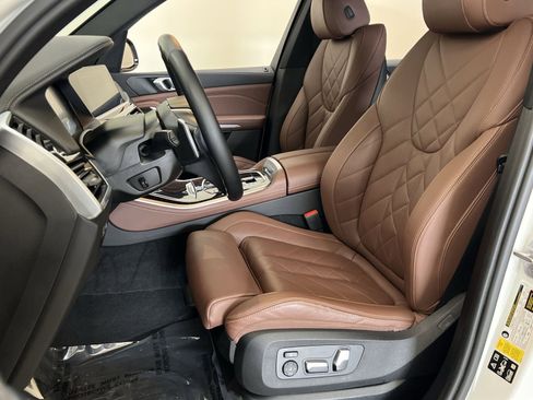 Used 2023 BMW X5 xDrive40i w/ Premium Package AWD/4WD image 12