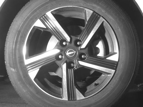 Used 2025 Nissan Sentra SV FWD image 13