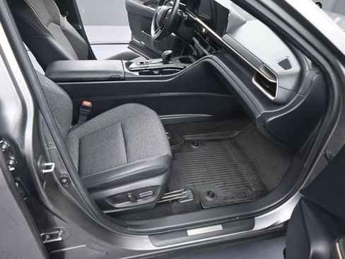 Certified 2023 Toyota Crown AWD/4WD image 13