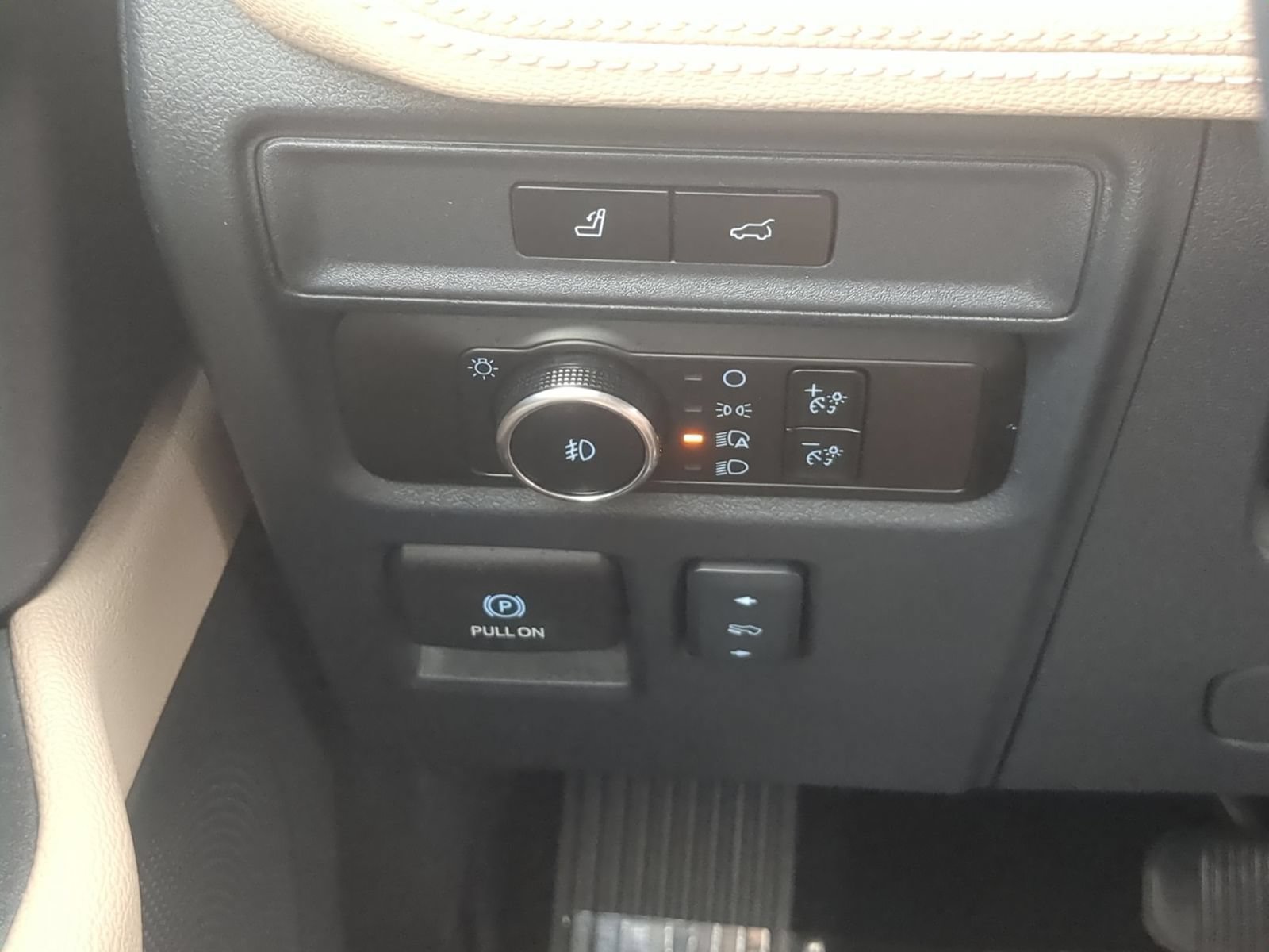 Used 2024 Ford Expedition Limited RWD image 16