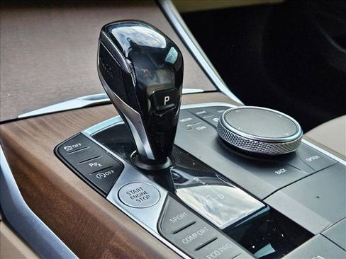 Used 2020 BMW 330i Sedan w/ Convenience Package image 11