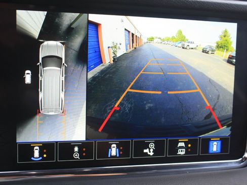 Used 2023 GMC Yukon Denali AWD/4WD image 30