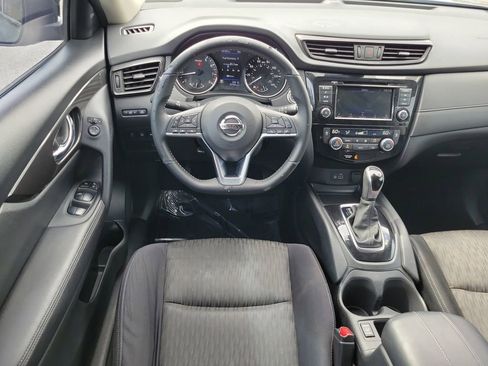 Certified 2020 Nissan Rogue SV FWD image 19