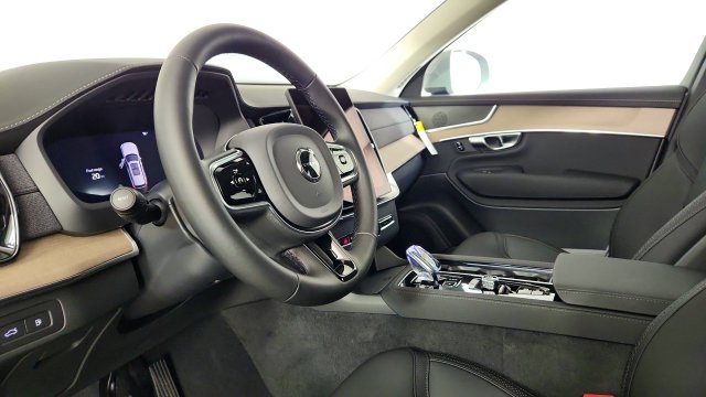 New 2026 Volvo XC90 T8 Plus AWD/4WD image 12