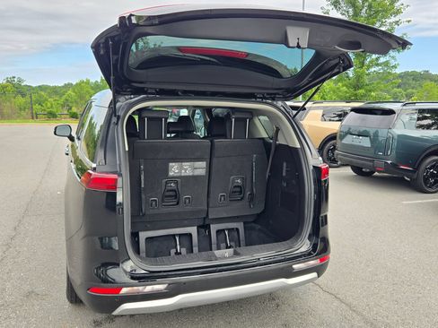 Used 2024 Kia Carnival LX FWD image 18