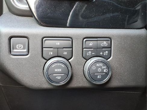 Used 2024 Chevrolet Silverado 2500 LT w/ Z71 Sport Edition AWD/4WD image 18