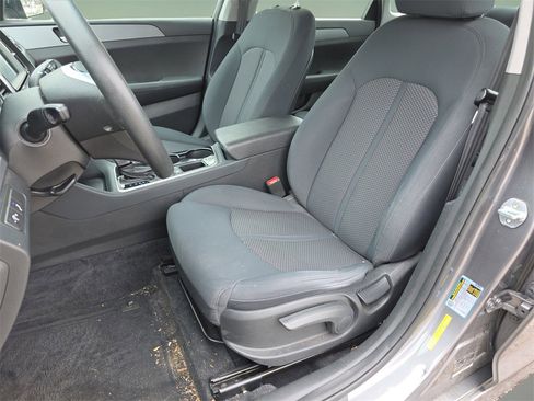 Used 2018 Hyundai Sonata SE image 11