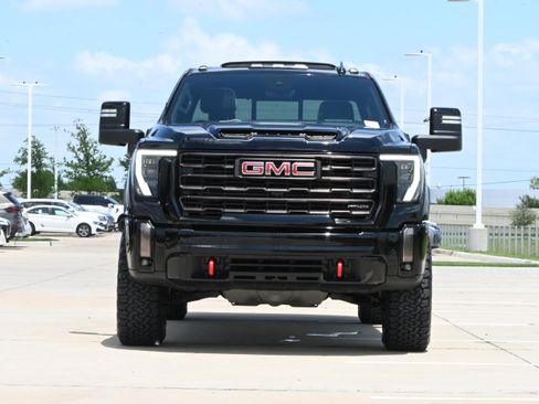 Used 2024 GMC Sierra 2500 AT4X AWD/4WD image 3