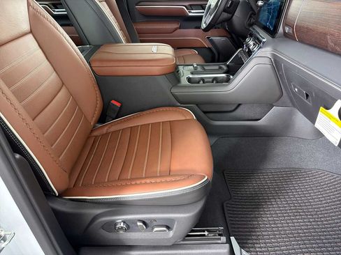 New 2026 GMC Sierra 2500 Denali Ultimate AWD/4WD image 12
