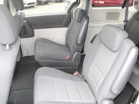 Used 2008 Dodge Grand Caravan SXT image 18