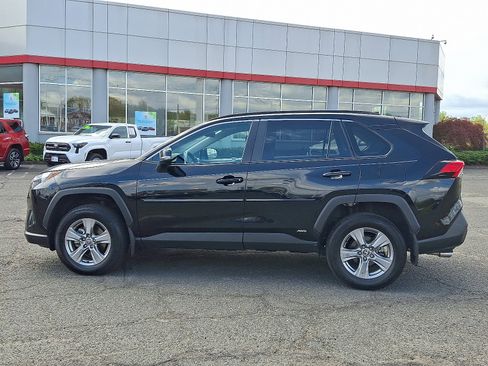 Certified 2024 Toyota RAV4 XLE AWD/4WD image 4