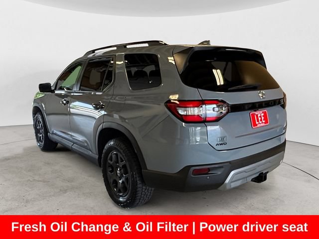 Used 2025 Honda Pilot TrailSport image 3